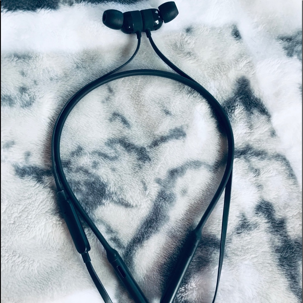 BEATS Wireless Bluetooth Headphones